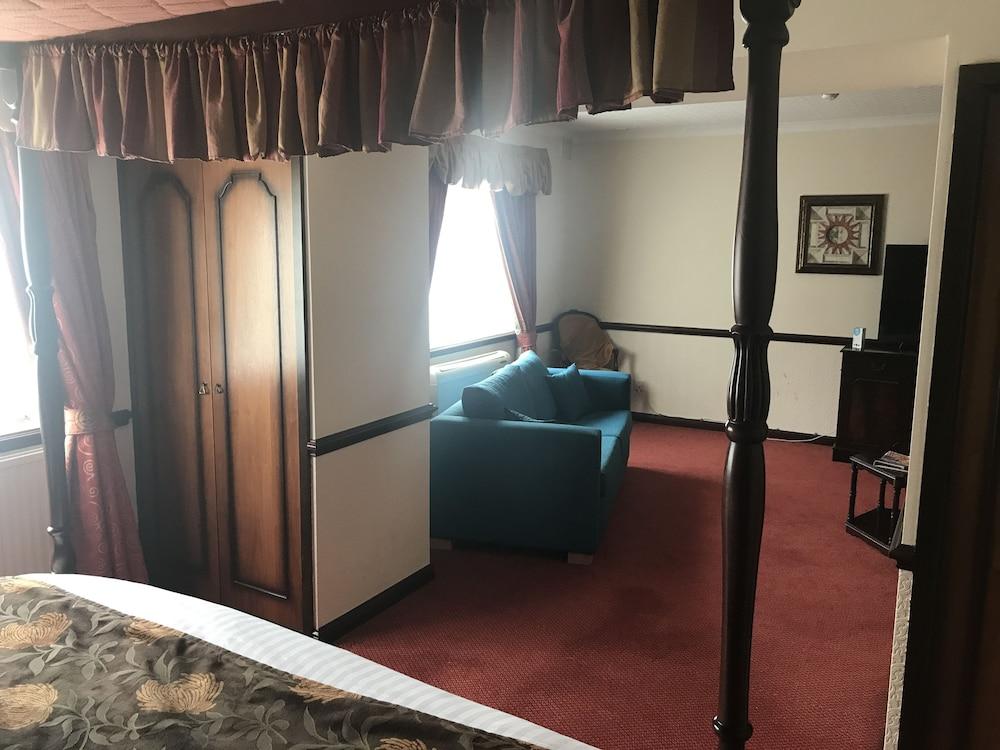 Best Western Rockingham Forest Hotel Корби Екстериор снимка