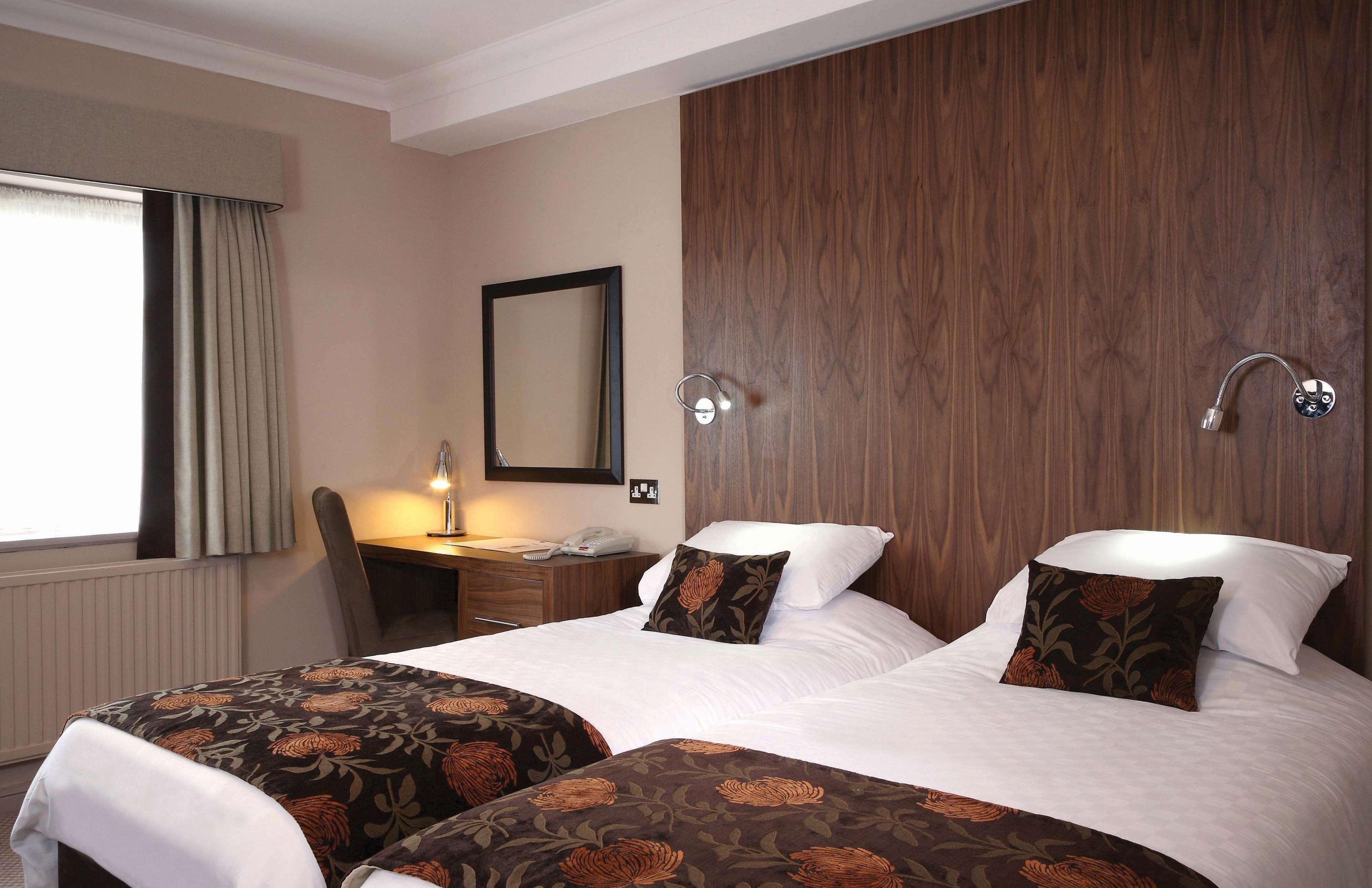 Best Western Rockingham Forest Hotel Корби Стая снимка