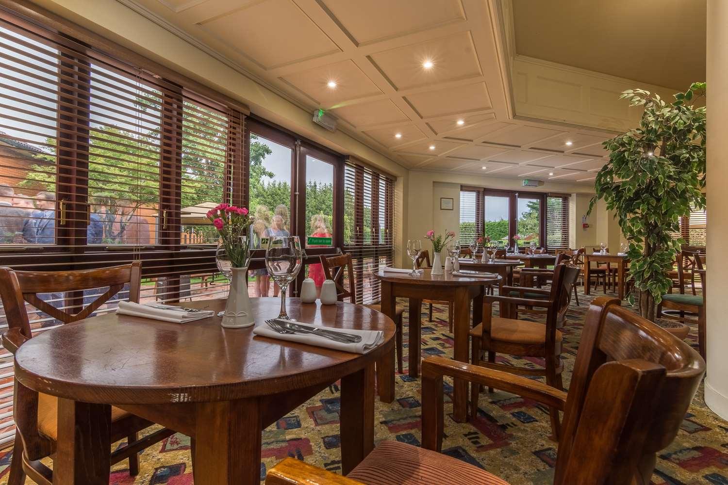 Best Western Rockingham Forest Hotel Корби Екстериор снимка