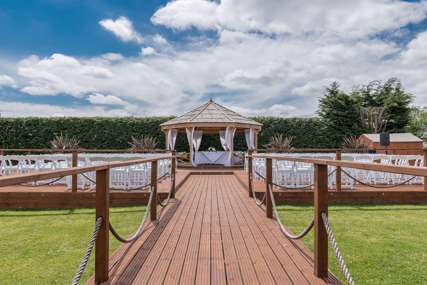 Best Western Rockingham Forest Hotel Корби Екстериор снимка