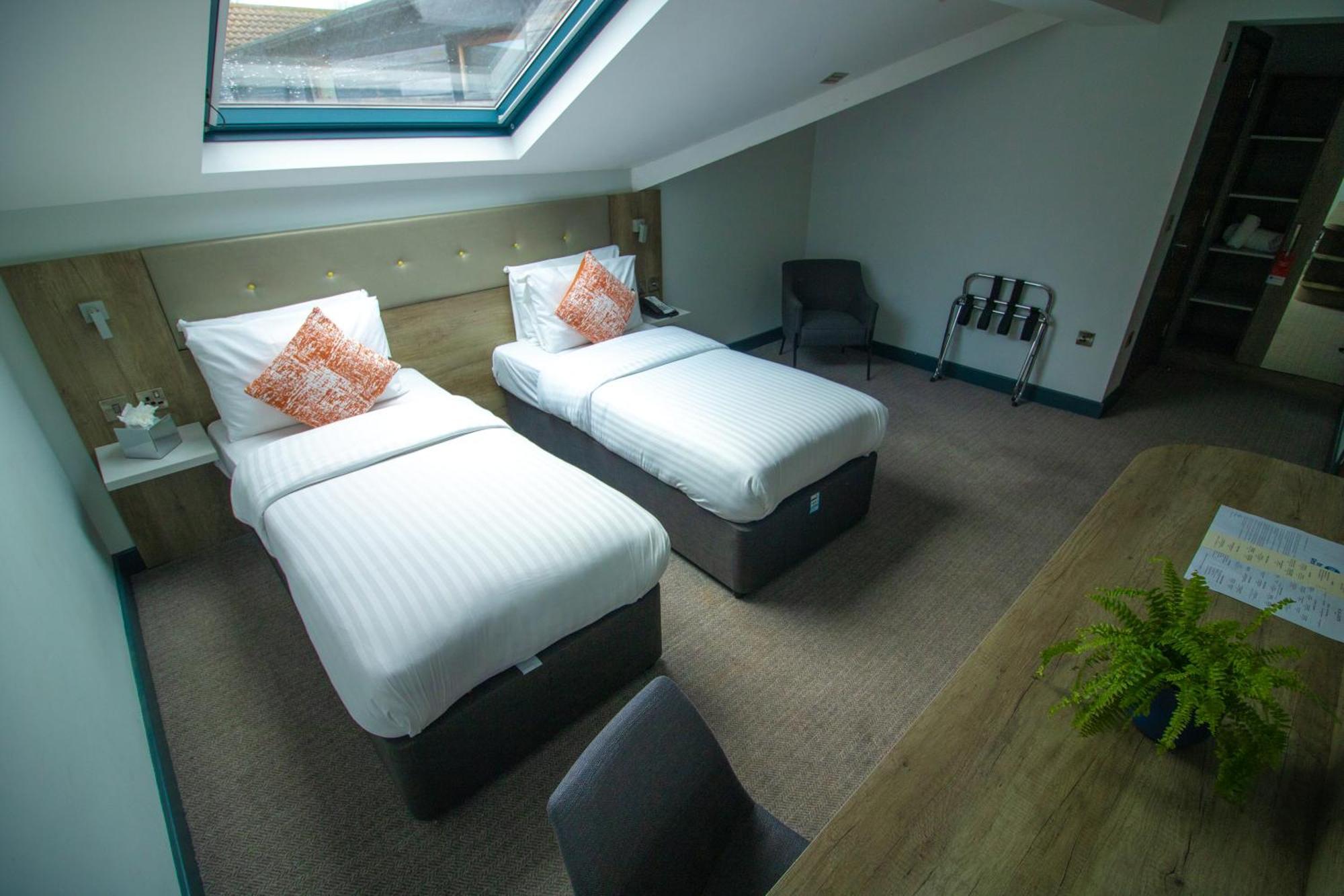 Best Western Rockingham Forest Hotel Корби Екстериор снимка