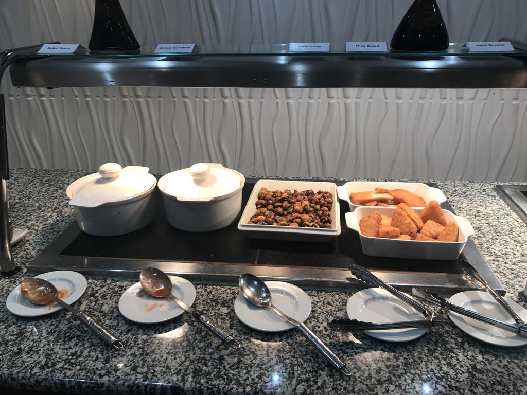 Best Western Rockingham Forest Hotel Корби Екстериор снимка